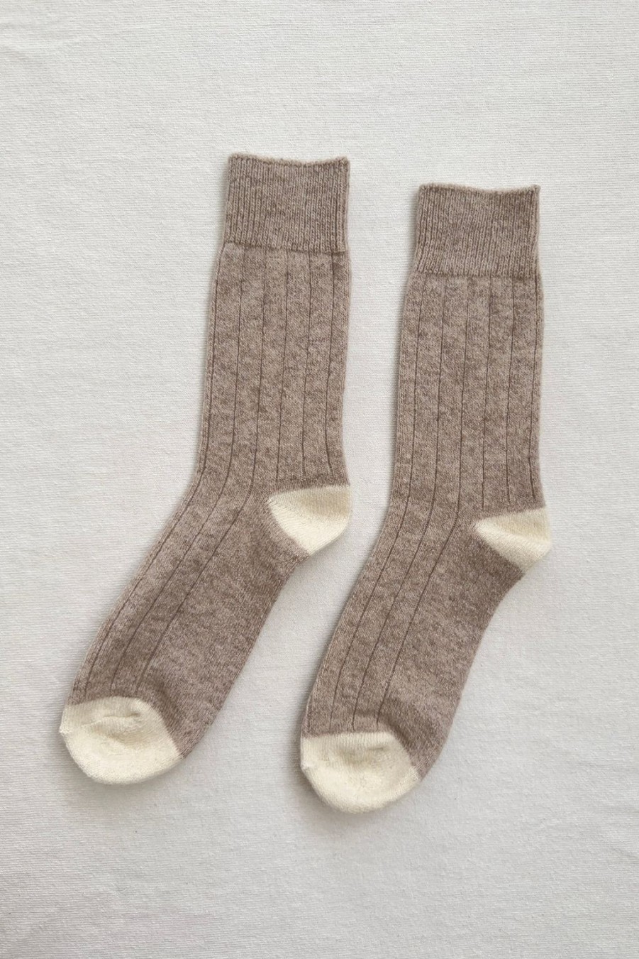 Online Le Bon Shoppe Classic Cashmere Socks - Fawn